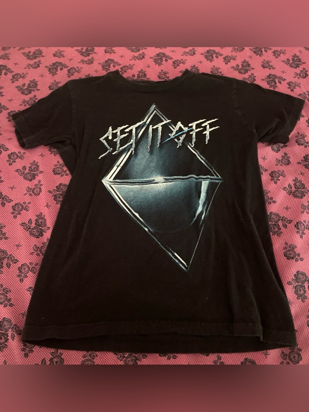 Black Set It Off Graphic T-Shirt